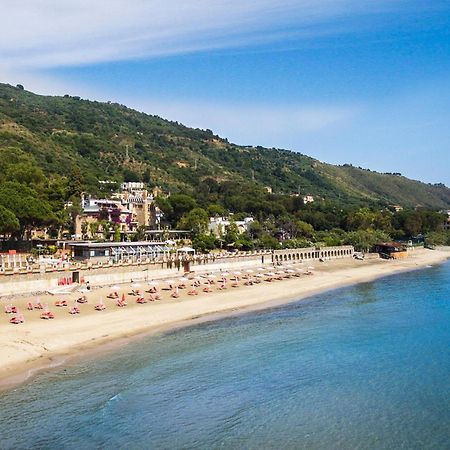 Villa Sarina Полика Екстериор снимка