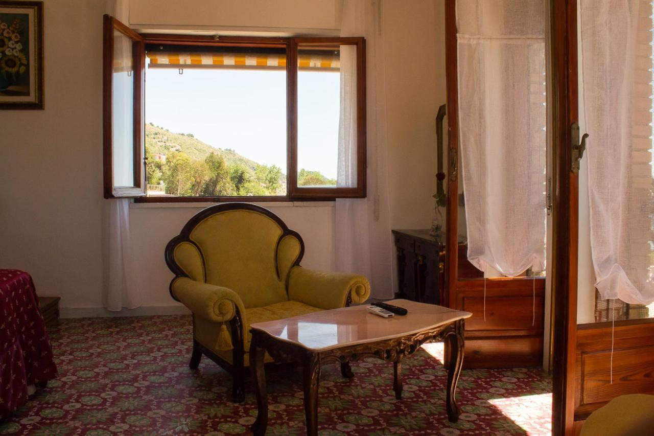 Villa Sarina Полика Екстериор снимка