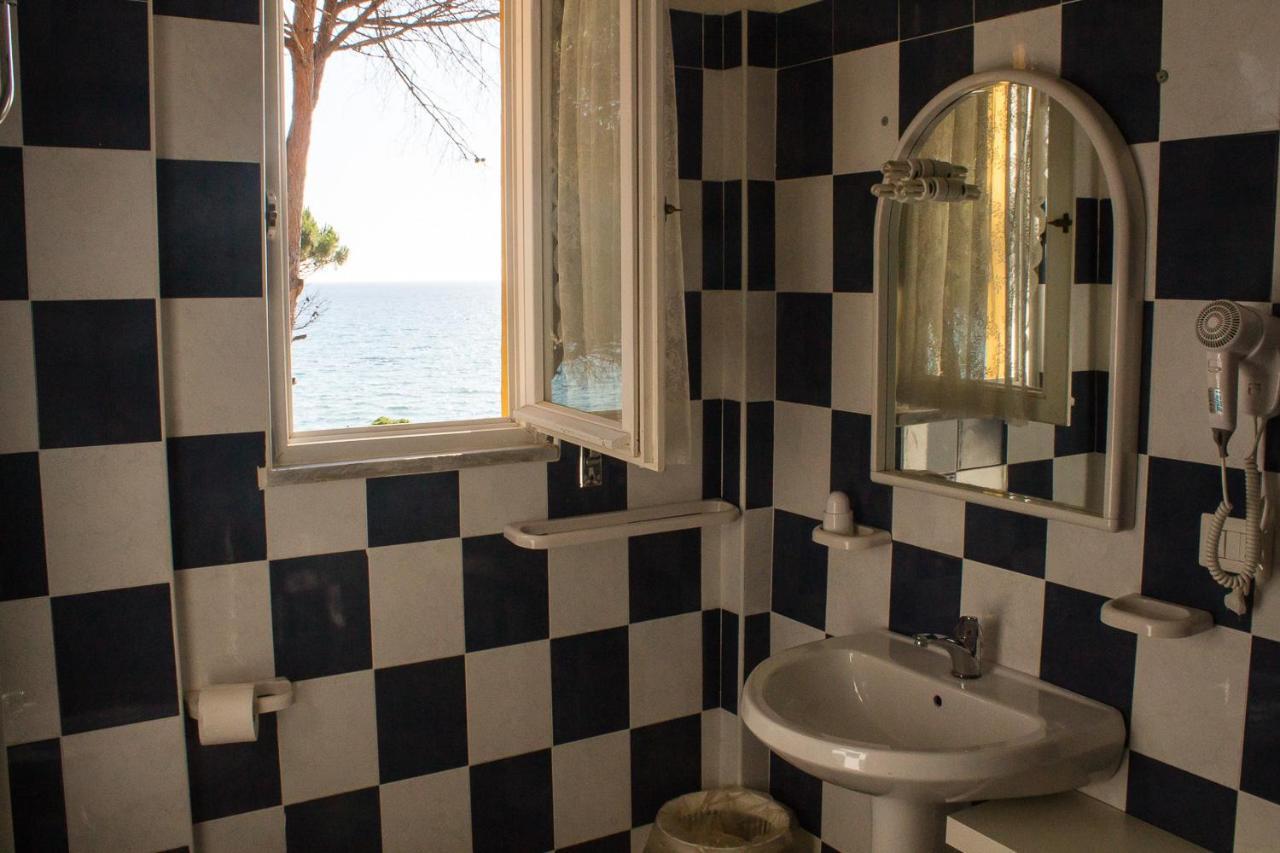 Villa Sarina Полика Екстериор снимка