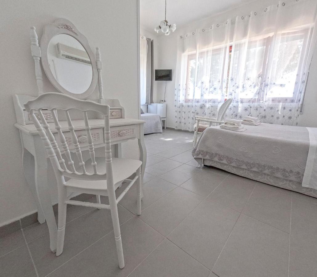 Villa Sarina Полика Екстериор снимка